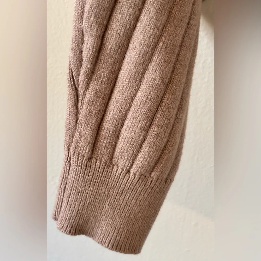 🌸Forever 21 Tan / Brown Size Medium Cropped Knit Sweater